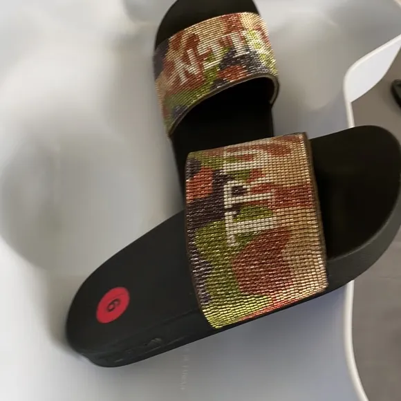 Limited Edition⭐️⭐️True religion limited Edition size 6 camo flip-flops