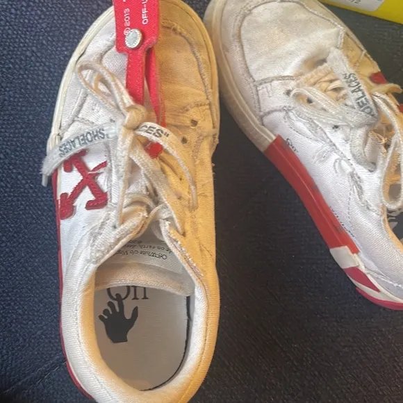 Little Girls OFF WHITE sneakers size 31