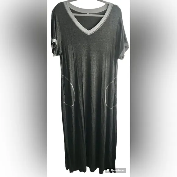 LONG V-NECK SHORT SLEEVE LOUNGEWEAR DRESS