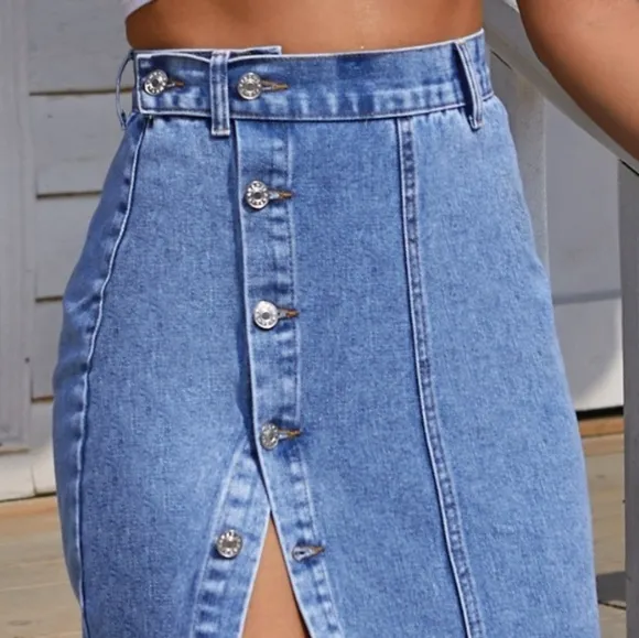 Luna Buttoned Denim Skirt - Cerulean