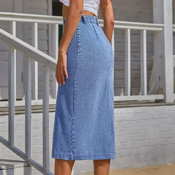Luna Buttoned Denim Skirt - Cerulean