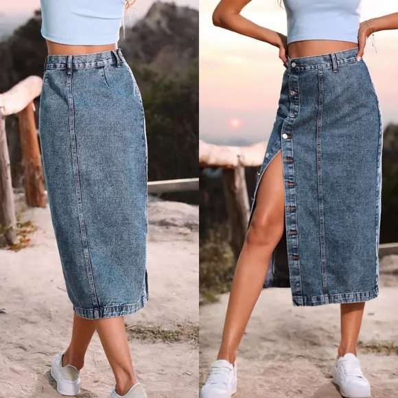 Luna Buttoned Denim Skirt - Navy