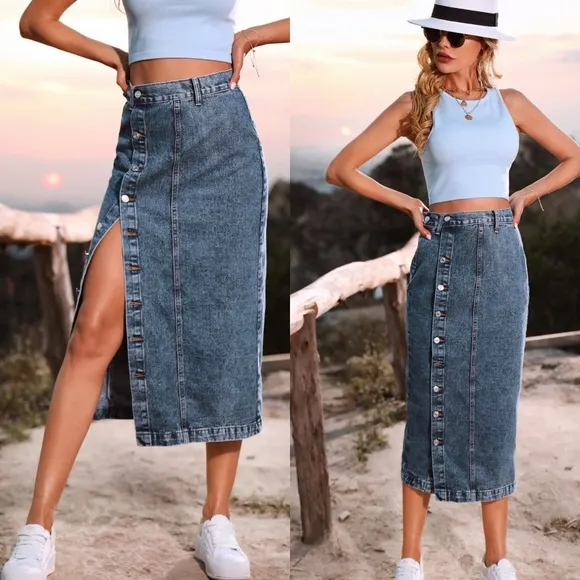 Luna Buttoned Denim Skirt - Navy