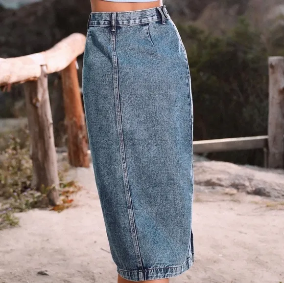 Luna Buttoned Denim Skirt - Navy