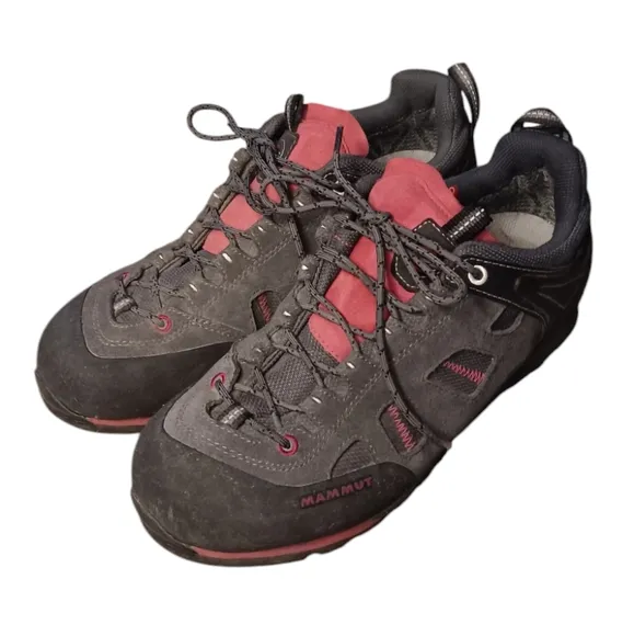 😜MAMMUT AYAKO LOW GORTEX WOMEN'S 9.5 HIKING ATHLETIC SHOES.