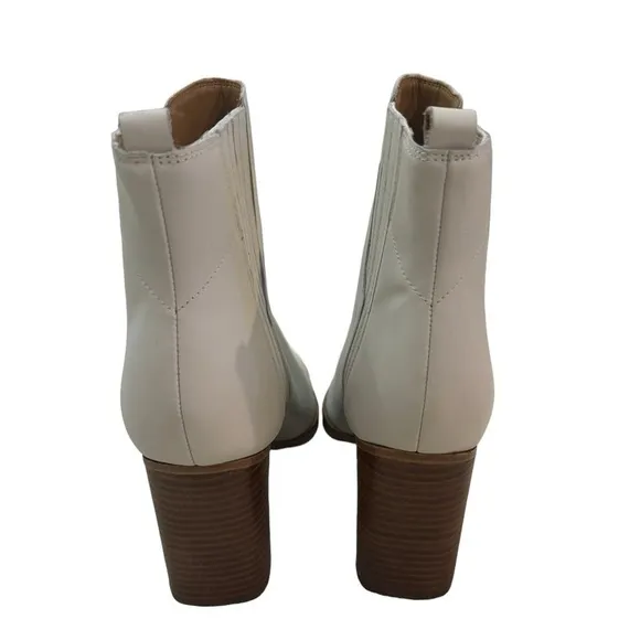 Marc Fisher Mloshay Leather Ankle Pull On Western Booties Ivory/Bone Color SZ 10