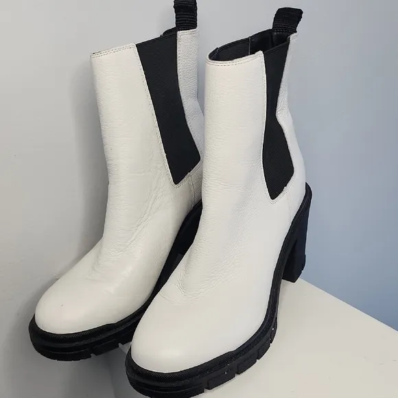 Marc Fisher White and Black Heeled Chelsea Boots Size 8.5