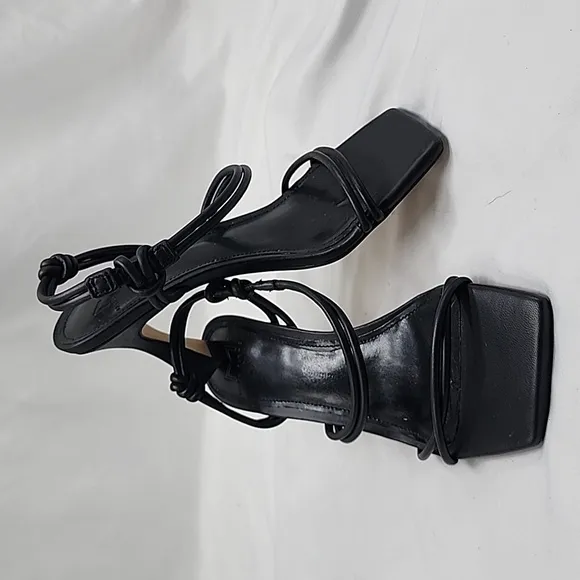 🔥MARC FISHER🔥PADDED CALINDA BLACK ANKLE STRAP HEELED SANDALS WOMENS 5 NWOB