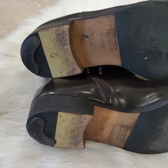 Marc Jacobs Black Chukka Chelsea men's ankle Boots Sleek Leather Design
