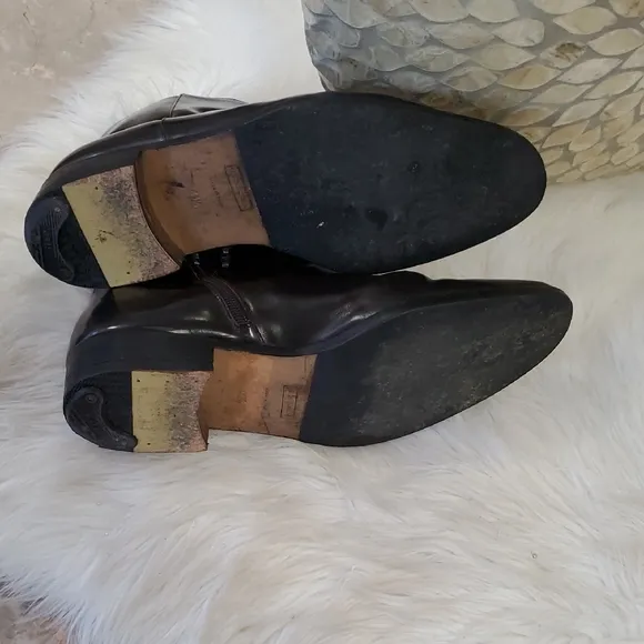 Marc Jacobs Black Chukka Chelsea men's ankle Boots Sleek Leather Design