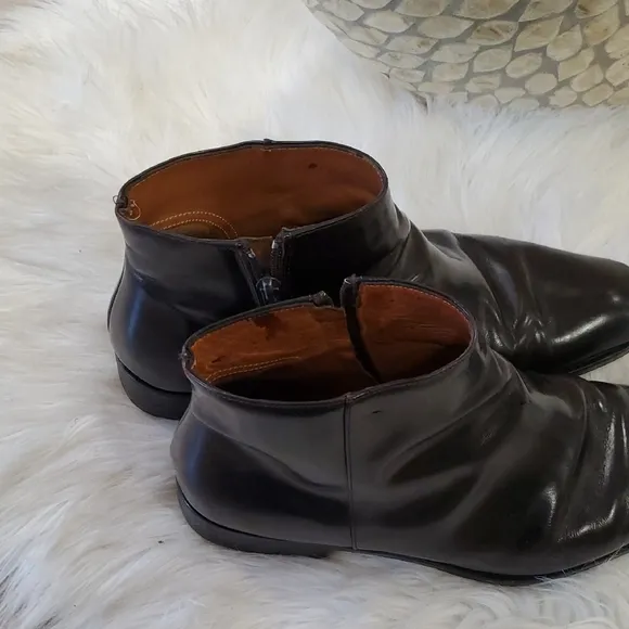Marc Jacobs Black Chukka Chelsea men's ankle Boots Sleek Leather Design