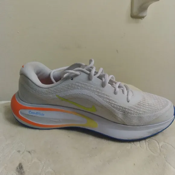 Mens Nike HJ9290-085 Gray and Blue Athletic Shoes Size 9.3