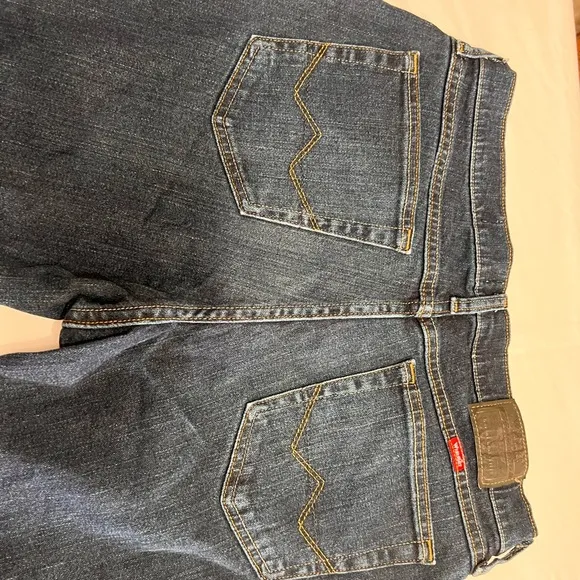 Men’s Relaxed boot fit wrangler jeans