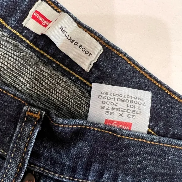 Men’s Relaxed boot fit wrangler jeans