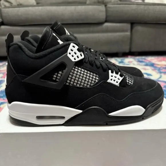 Men's Size 11 Air Jordan 4 Retro White Thunder FQ8138-001