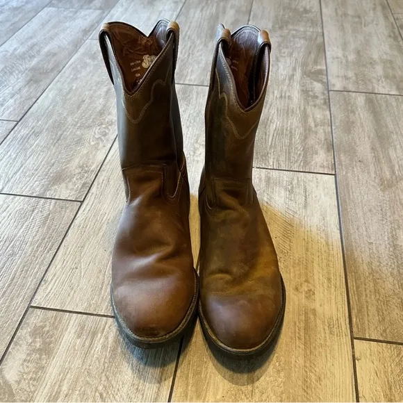 Men’s size 9.5 D – Justin style # 3902 jab 10 in. Roper toe boot Apache cowhide.