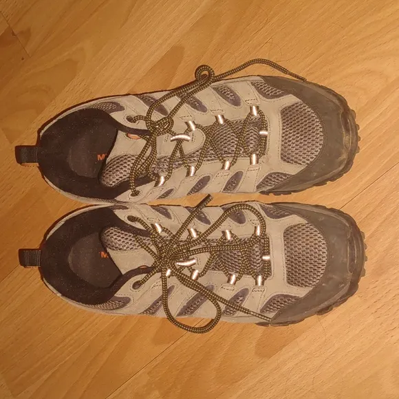 Merrell | Moab 2 Vent Hiking Shoes (Worn Once)