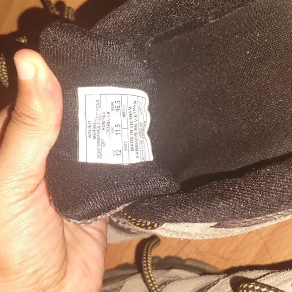 Merrell | Moab 2 Vent Hiking Shoes (Worn Once)
