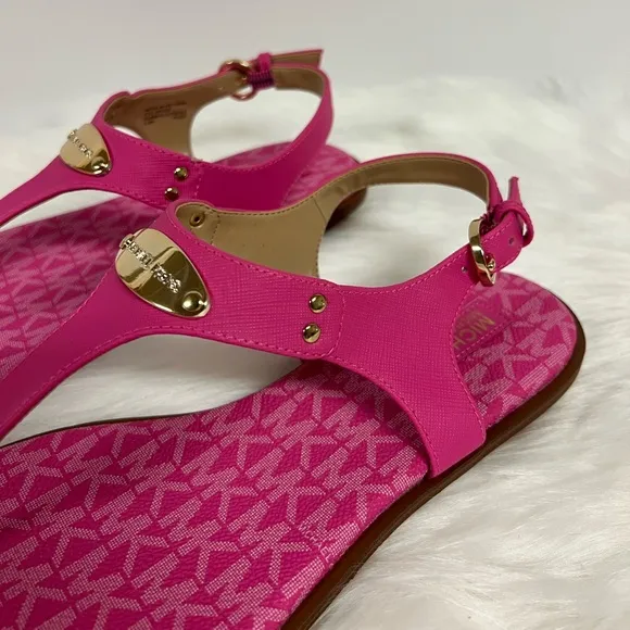 MICHAEL Michael Kors MK Plate Leather Thong Sandal In Magenta Size 7.5 NW
