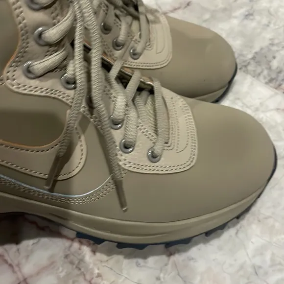 Mike Manoadome khaki boots mid Atlantic hiking 844358-200 winter rugged traction