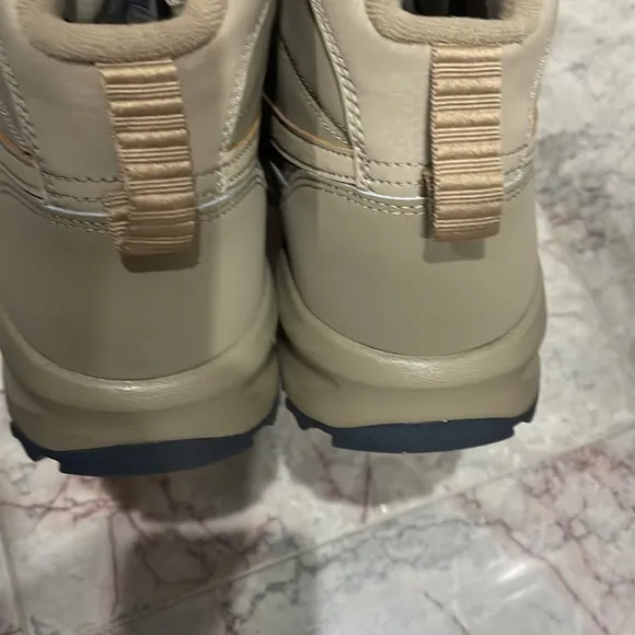 Mike Manoadome khaki boots mid Atlantic hiking 844358-200 winter rugged traction