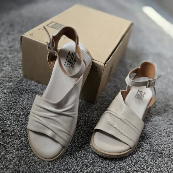 Miz Moos Cornwall Women's Casual Wedges NWOB size 38