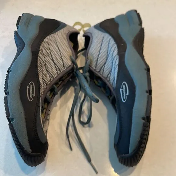 Montrail women’s walking hiking shoes size 9.5 excellent condition, great brand.