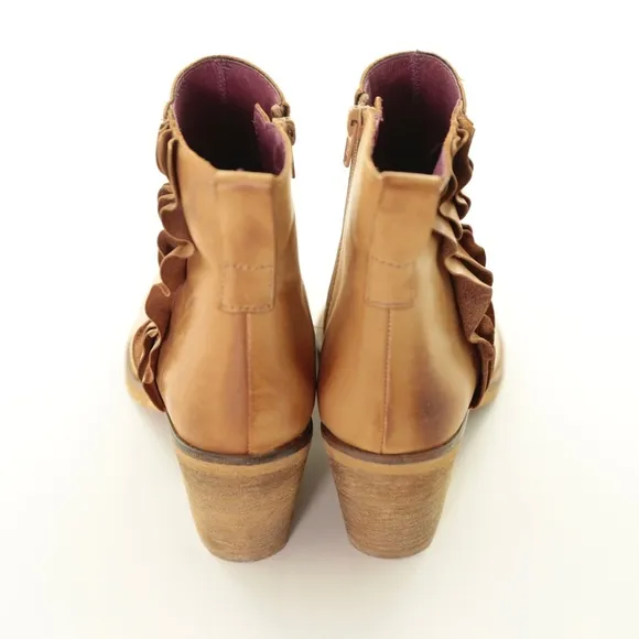 MTNG Mala Vita Tan Leather Ruffle Ankle Boots Womens 39 EU / 8.5M Spain Western