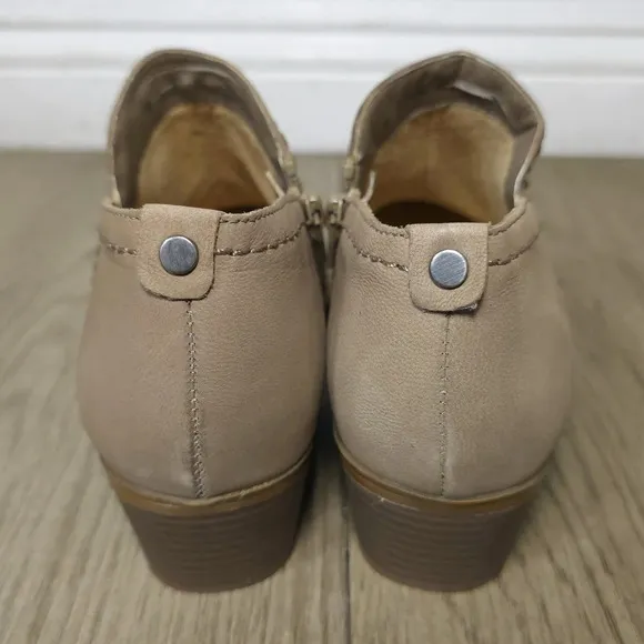 NATURALIZER Zarie Genuine Nubuck Leather Booties, Nwot, Side Zipper, 7 Wide