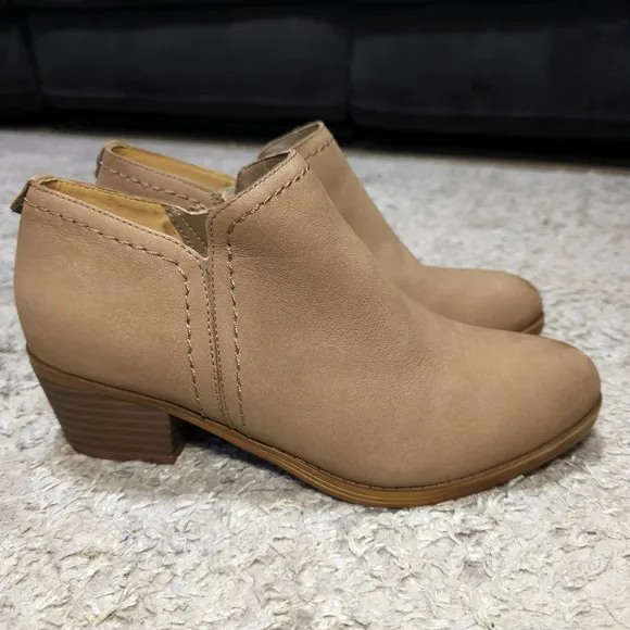 NATURALIZER Zarie Genuine Nubuck Leather Booties, Nwot, Side Zipper, 7 Wide