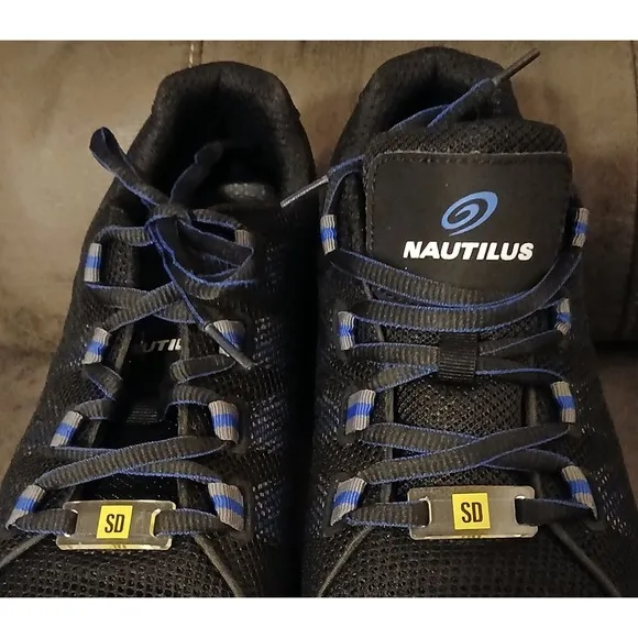 Nautilus Mens Black Accelerator Carbon Toe Work Shoes Size 9.5 Wide EE- NEW #828