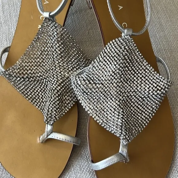 Neiman Marcus NWT Lola Cruz Ringstone Silver Leather Metallic sandal CHIC