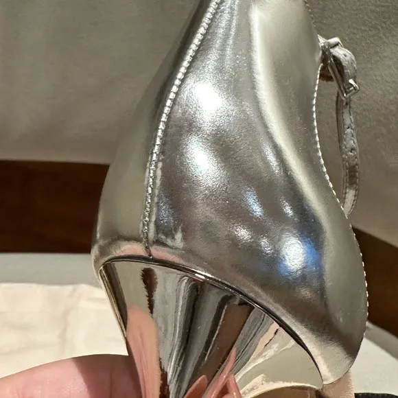 New Authentic Jimmy Choo Pink/Nude pointy Heel with silver back