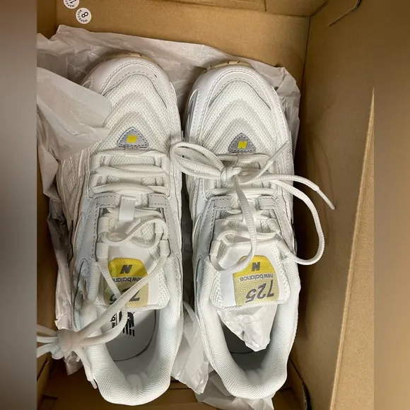 New Balance ML725  White Yellow Sneakers