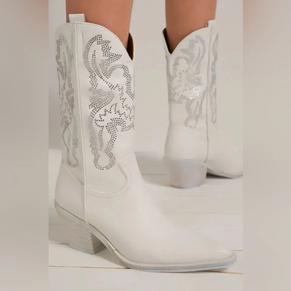 NEW Beast Fashion Rhinestone Detail Point Toe Boot