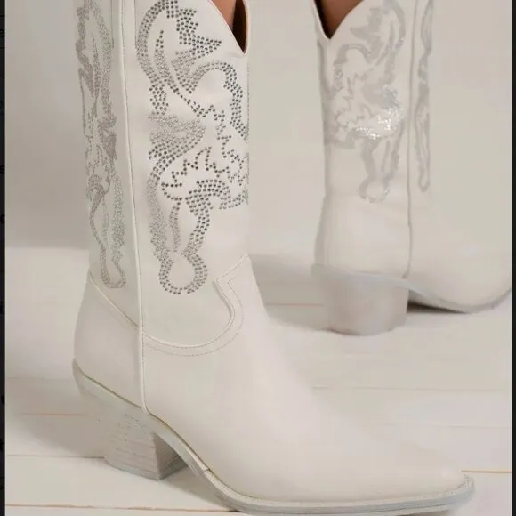 NEW Beast Fashion Rhinestone Detail Point Toe Boot
