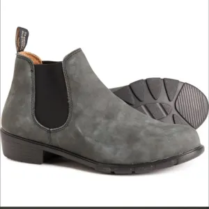 NEW BLUNDSTONE 1971 HEELED CHELSEA BOOT WOMEN'S Size 6
