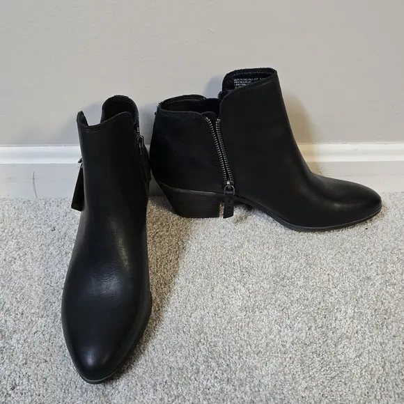NEW FRYE Judith Moto Bootie Black Leather Zip Ankle Boot Women's Size 9.5