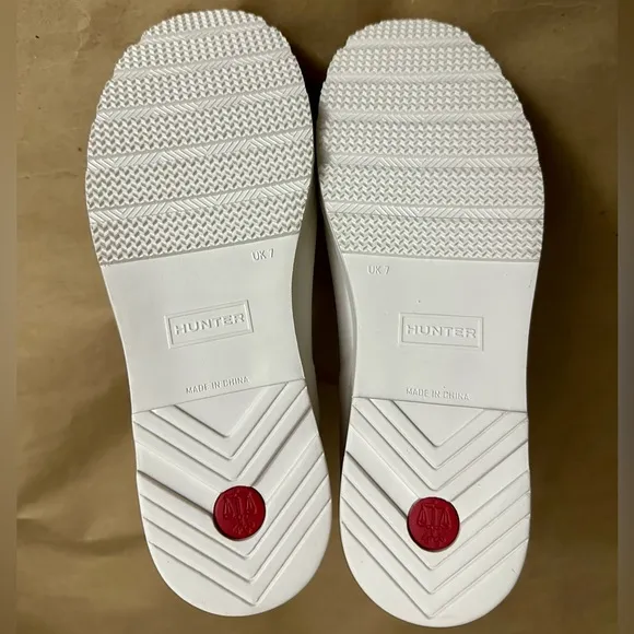 NEW Hunter Play Short Slip-On Boots White with Rainbow Logo All-Weather Footwear
