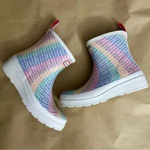 NEW Hunter Play Short Slip-On Boots White with Rainbow Logo All-Weather Footwear