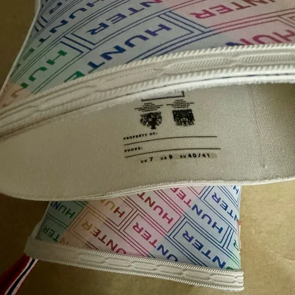 NEW Hunter Play Short Slip-On Boots White with Rainbow Logo All-Weather Footwear