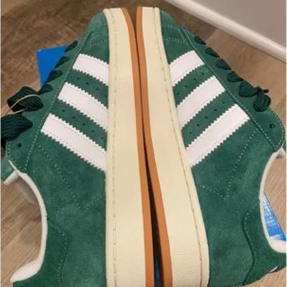 New in box men’s Adidas Green Sneakers shoes size 7.5