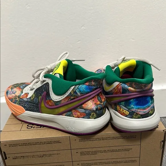 NEW in BOX Nike KYRIE Size 5 Kids Womens 6.5 Circle of Life Sneakers