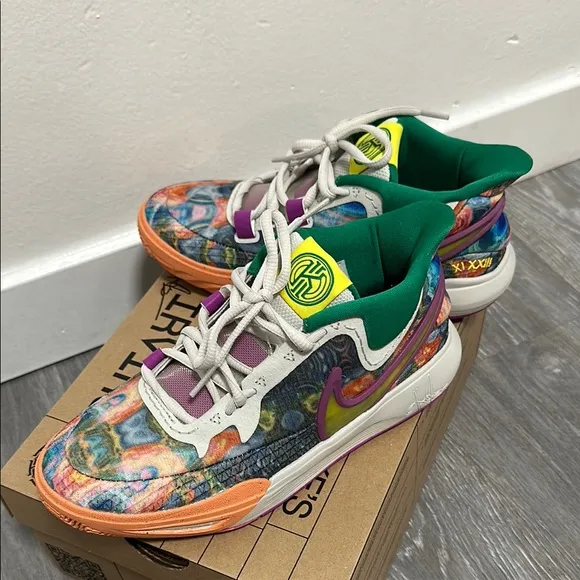 NEW in BOX Nike KYRIE Size 5 Kids Womens 6.5 Circle of Life Sneakers