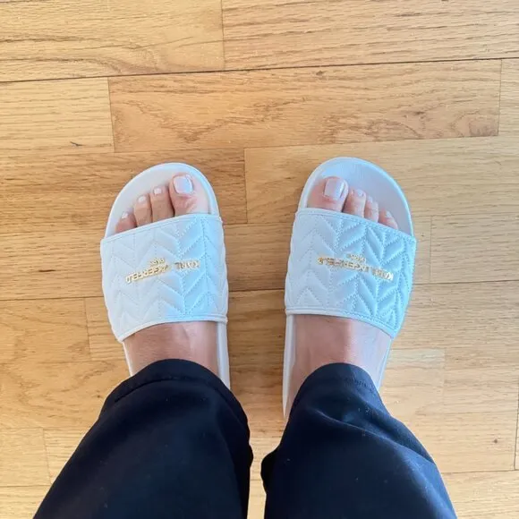 NEW KARL LAGERFELD WHITE QUILTED LOGO SLIDE SANDALS SIZE 8