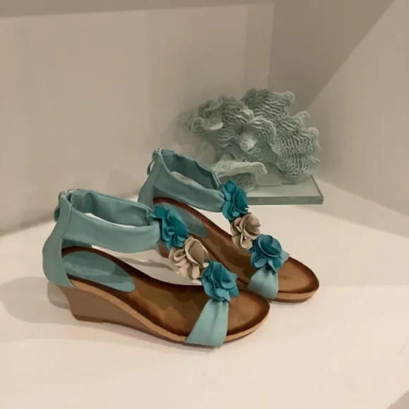 NEW PATRIZIA FLORAL BLUE SANDALS WEDGES 36 6