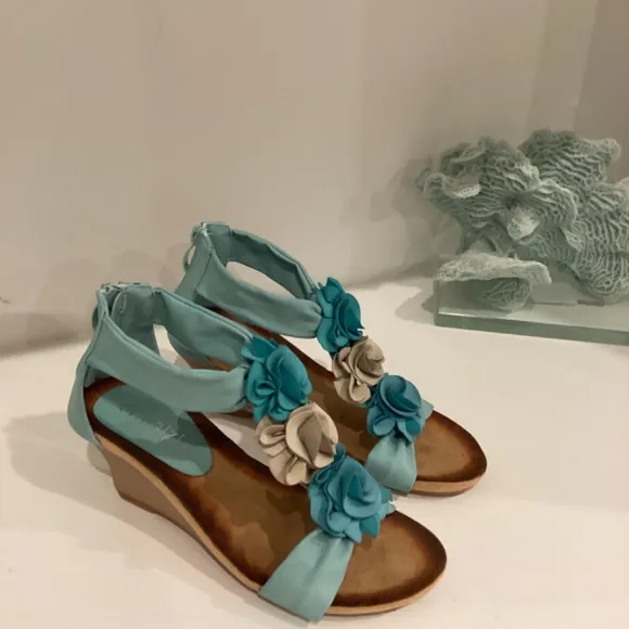 NEW PATRIZIA FLORAL BLUE SANDALS WEDGES 36 6