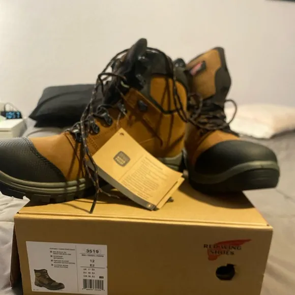 New! Red wing work boots still toes. Size 12, E2.