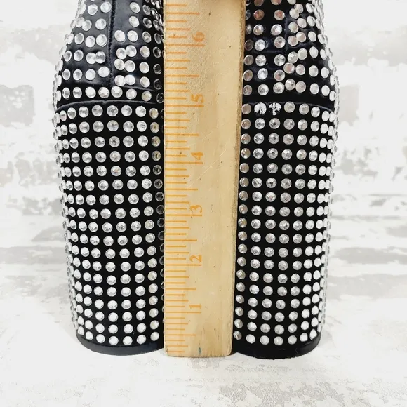 NEW Steve Madden Black Silver Cobra Rhinestones Ankle Platform Boots T725