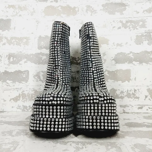 NEW Steve Madden Black Silver Cobra Rhinestones Ankle Platform Boots T725